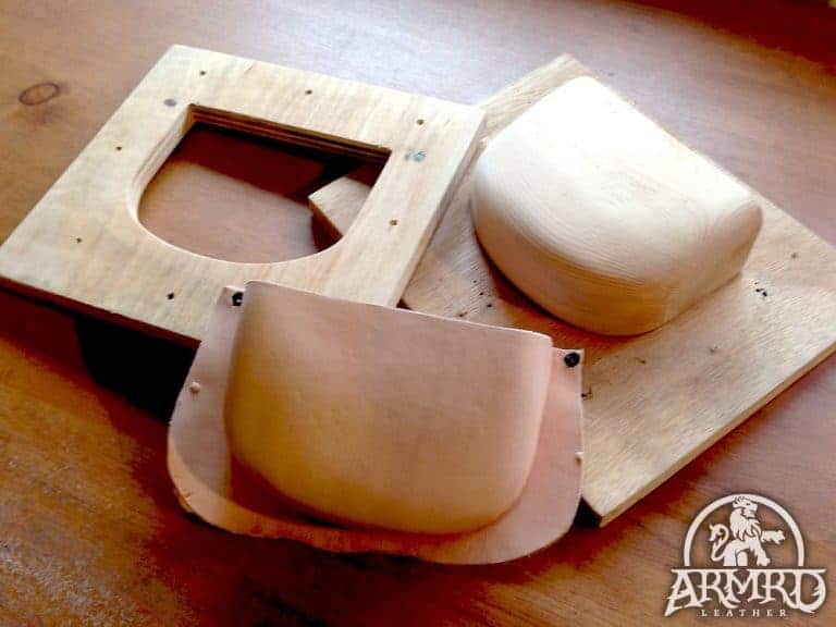 4 Ways To Wet Mold Leather Maze Leather