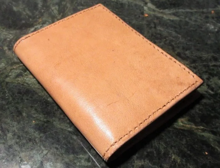 slim bifold wallet