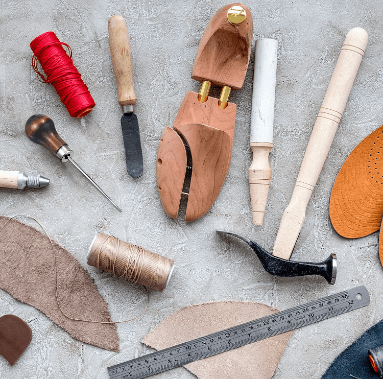 Top 5 Traditional Leatherworking Tools — Leather Beast